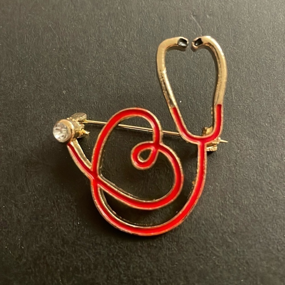 Nurse 🧑⚕️ doctor 👨⚕️ stestoscope heart pin